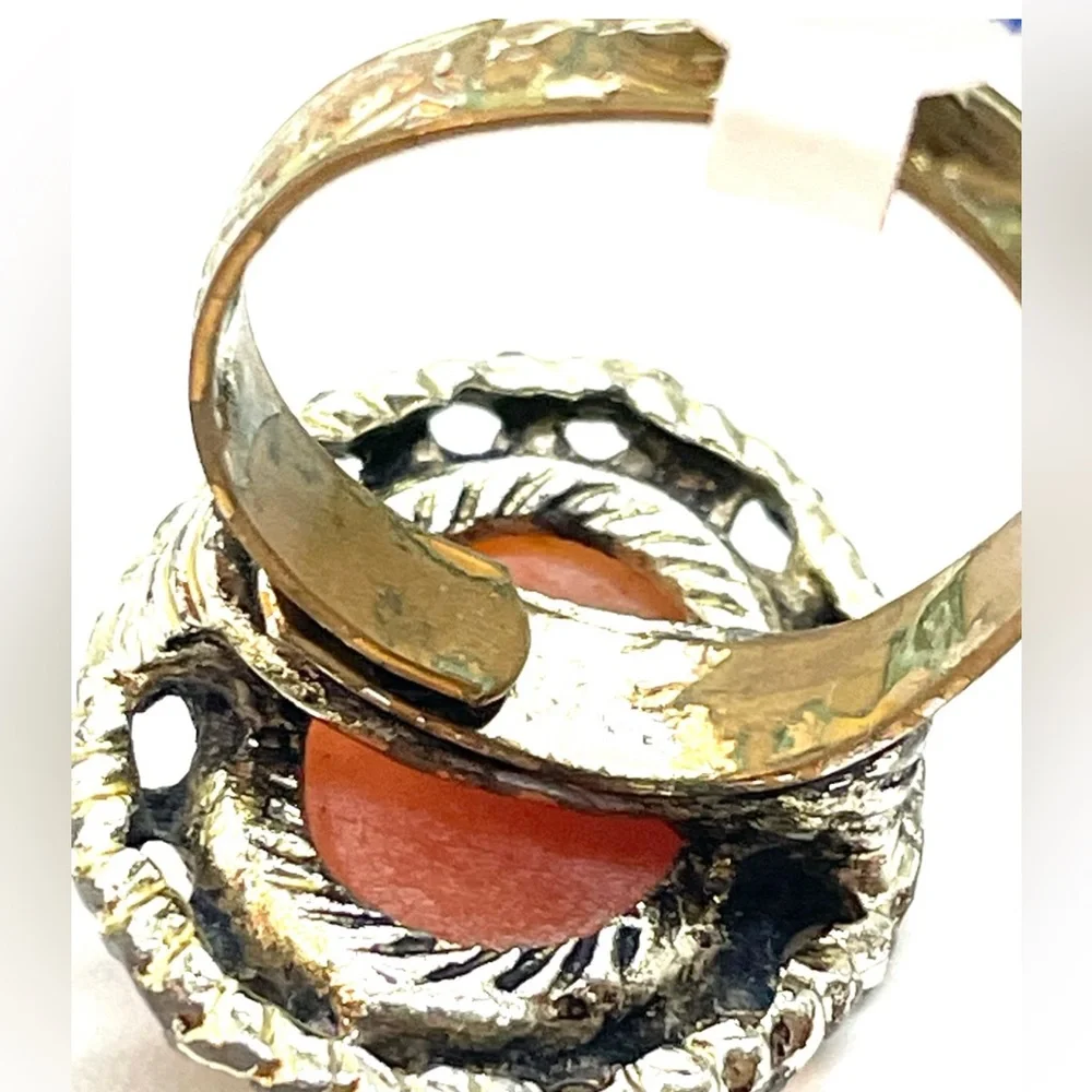 Very Vintage Cameo Fashion Ring Sz. 8